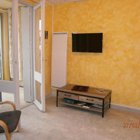 Agreable Studio Avec Cave Et Parking Privatif La Ciotat Bagian luar foto