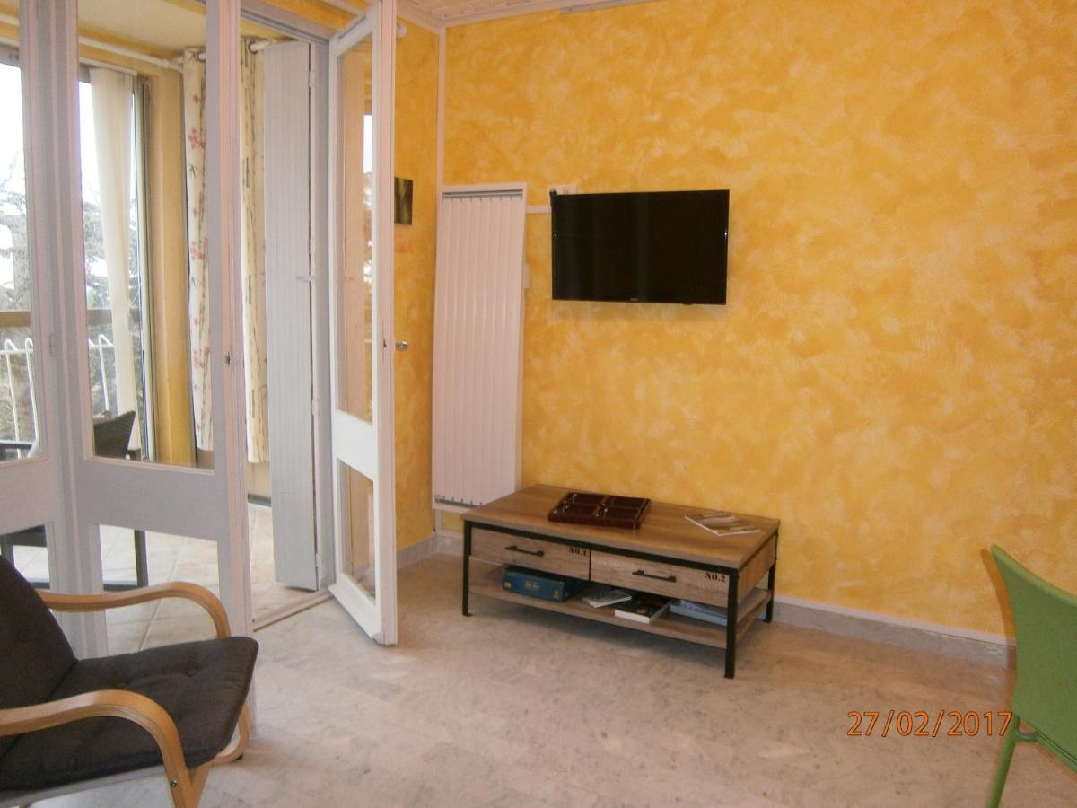 Agreable Studio Avec Cave Et Parking Privatif La Ciotat Bagian luar foto